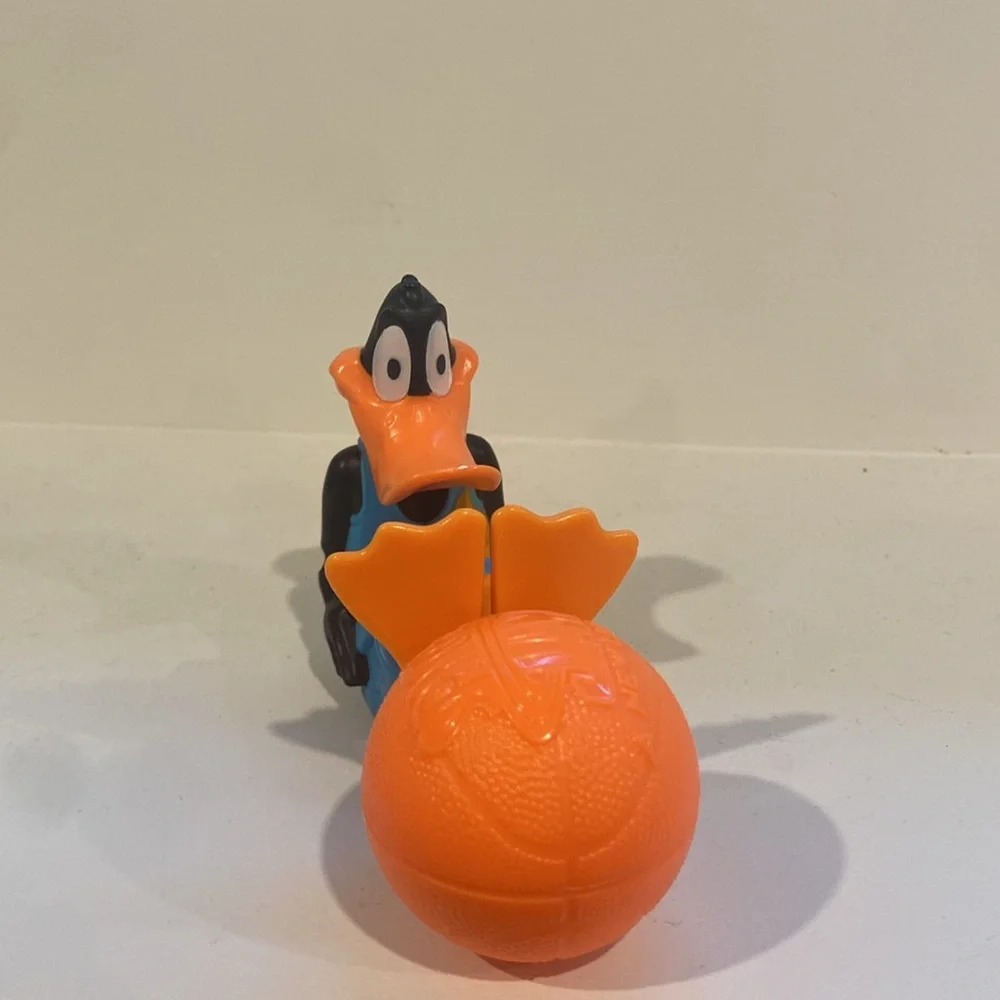 2021 Space Jam A New Legacy McDonald’s Toy - Daffy Duck      nba happy meal toys
